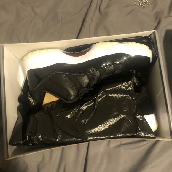 Jordan 11 low “72-10” - Picture 4 of 6